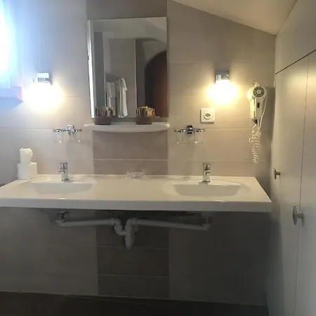 La Dent-du-midi & Restaurant Hotel Saint-Maurice