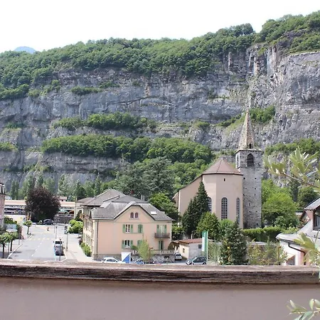 La Dent-du-midi & Restaurant מלון 2*