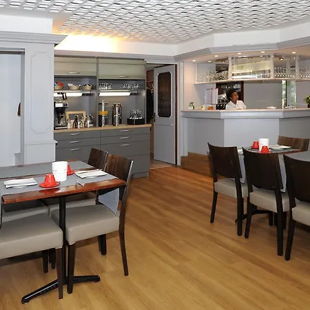 La Dent-du-midi & Restaurant Hotel 2*