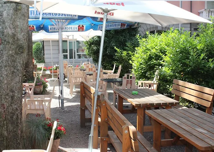 La Dent-du-midi & Restaurant Hotel Saint-Maurice