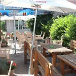La Dent-du-midi & Restaurant Szálloda Saint-Maurice