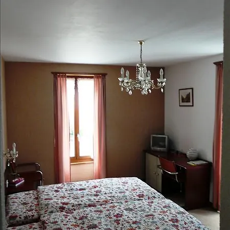 La Dent-du-midi & Restaurant 2* סן-מוריס