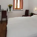 Hotel La Dent-du-midi & Restaurant Saint-Maurice